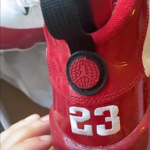 Jordan retro 9s , size 6 gs (size 7.5-8 women’s )